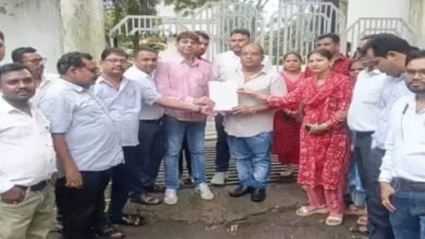 17 करोड़ के फर्जी सर्पदंश मुआवजा घोटाले में कार्रवाई तेज, तीन लिपिक निलंबित; कर्मचारी संगठनों ने दी सामूहिक अवकाश की चेतावनी