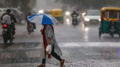 50 की स्पीड से हवा… दिल्ली में बारिश का येलो अलर्ट, UP-बिहार समेत इन 18 राज्यों में बिगड़ा मौसम; पहाड़ों का क्या है हाल?