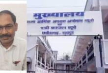 सर्पदंश मुआवजा दिलाने के बदले 50 हजार की डिमांड : गारंटी में मांगा साइन किया चेक; ACB ने बाबू को दबोचा