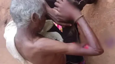 जंगल से लौट रहे ग्रामीण पर तीन भालुओं का हमला, गंभीर हालत में अस्पताल में भर्ती जंगल से लौट रहे ग्रामीण पर तीन भालुओं का हमला, गंभीर हालत में अस्पताल में भर्ती