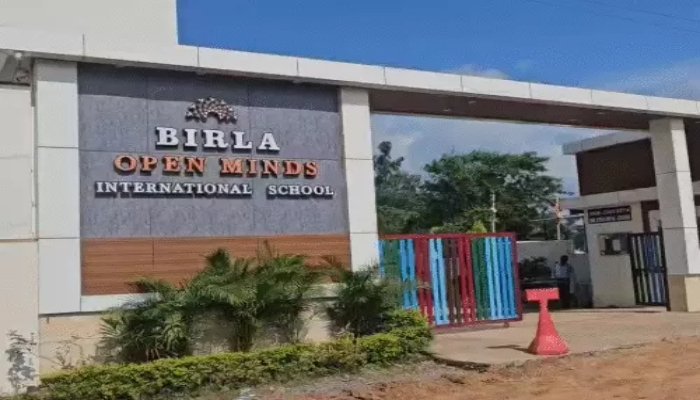 स्कूल में गाली देने पर छात्र को मिली अनोखी सजा, 200 बार अपशब्द लिखवाने का मामला जांच के दायरे में
