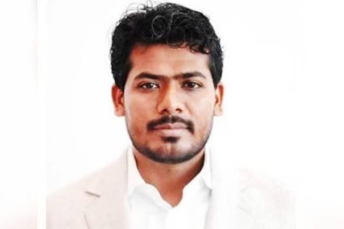 UAE से भागकर ओमान पहुंचा सौरभ चंद्राकर गिरफ्तार: फर्जी पासपोर्ट बना मुसीबत, अब प्रत्यर्पण की प्रक्रिया शुरू UAE से भागकर ओमान पहुंचा सौरभ चंद्राकर गिरफ्तार: फर्जी पासपोर्ट बना मुसीबत, अब प्रत्यर्पण की प्रक्रिया शुरू
