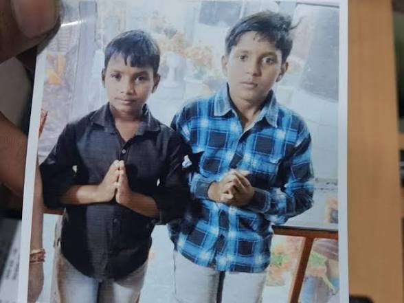 रायपुर से 10 और 12 साल के दो भाई लापता: डांट पड़ने के बाद साइकिल लेकर घर से निकले, पुलिस ने जारी किया अलर्ट रायपुर से 10 और 12 साल के दो भाई लापता: डांट पड़ने के बाद साइकिल लेकर घर से निकले, पुलिस ने जारी किया अलर्ट