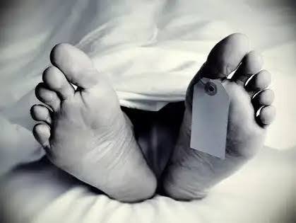चरित्र पर शक में पत्नी की बेरहमी से हत्या, शराब पिलाने के बाद सिर धड़ से किया अलग चरित्र पर शक में पत्नी की बेरहमी से हत्या, शराब पिलाने के बाद सिर धड़ से किया अलग