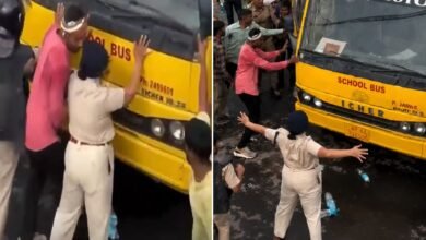 जांबाज IPS मोनिका शुक्ला: किसान आंदोलन में बस के आगे ढाल बनकर खड़ी हुईं, झुकी उग्र भीड़