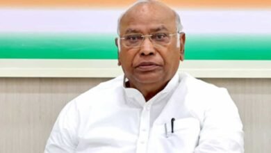 न्याय दिलाने की जगह पीड़ित परिवार को कुचलने में लगी BJP सरकार… मेरठ दलित युवती हत्याकांड पर बरसे खरगे
