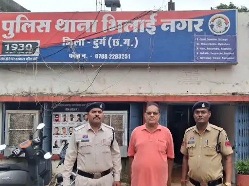 दुर्ग की राशन दुकान से 1007 क्विंटल चावल गायब, खाद्य विभाग और पुलिस की संयुक्त कार्रवाई दुर्ग की राशन दुकान से 1007 क्विंटल चावल गायब, खाद्य विभाग और पुलिस की संयुक्त कार्रवाई
