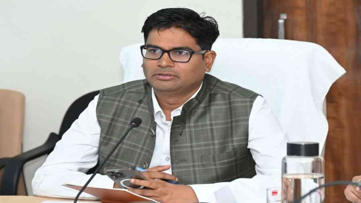 मानसून मिशन पर सख्त हुए O.P. चौधरी: उद्योगपतियों की बुलाई बैठक, वृक्षारोपण के हर प्लान का होगा हिसाब