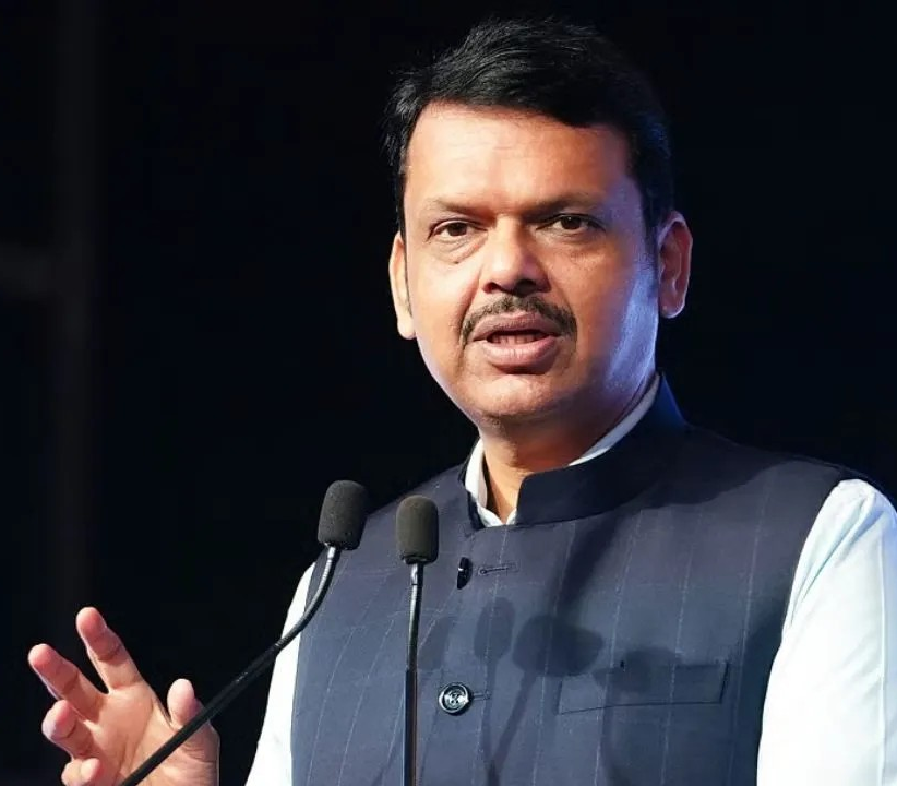 महाराष्ट्र विधानसभा में CM फडणवीस का बड़ा एलान, जबरन धर्मांतरण विरोधी कानून जल्द, बाल अपराध की उम्र 16 वर्ष महाराष्ट्र विधानसभा में CM फडणवीस का बड़ा एलान, जबरन धर्मांतरण विरोधी कानून जल्द, बाल अपराध की उम्र 16 वर्ष