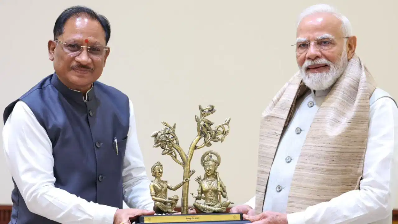 बस्तर के कायाकल्प पर बड़ा प्लान, PM मोदी से मिले  CM विशनुदेव साय