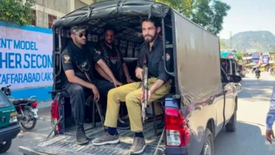 पीओके में विधानसभा चुनाव के बीच बढ़ा तनाव, 12 सीटों के विवाद पर 14 हजार अतिरिक्त पुलिसकर्मी तैनात पीओके में विधानसभा चुनाव के बीच बढ़ा तनाव, 12 सीटों के विवाद पर 14 हजार अतिरिक्त पुलिसकर्मी तैनात