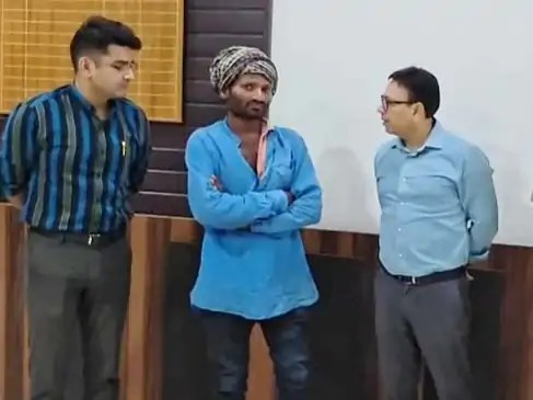भटकते-भटकते राजस्थान पहुंचा युवक 100 दिन बाद परिवार से मिला, SSP ने जाना हालचाल