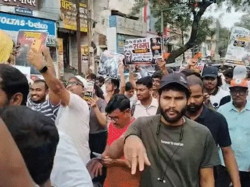 बिलासपुर में विजय रैली, भूपेश का केंद्र पर निशाना; छात्रों ने कहा- आंदोलन अभी खत्म नहीं बिलासपुर में विजय रैली, भूपेश का केंद्र पर निशाना; छात्रों ने कहा- आंदोलन अभी खत्म नहीं