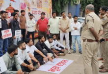 छात्रों के समर्थन में युवा कांग्रेस का प्रदर्शन, जगदलपुर में नेता भूख हड़ताल पर बैठे