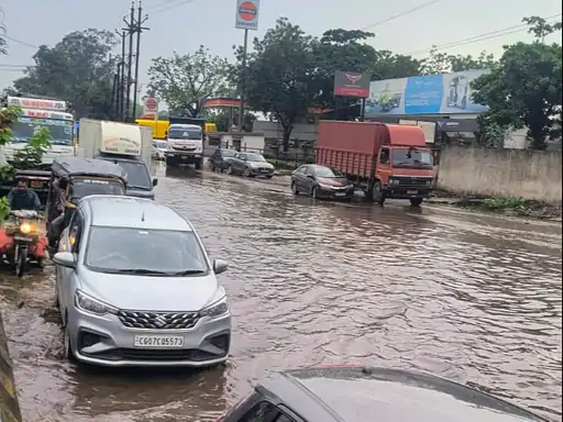 रायपुर-दुर्ग हाईवे पर नया ट्रैफिक प्लान लागू, जलभराव और सिरसा गेट बंद होने से डायवर्सन जारी
