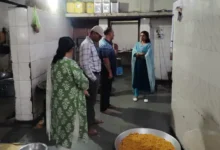 रायगढ़ में खाद्य दुकानों पर जांच, खोवा-कलाकंद समेत मिठाइयों के सैंपल लिए गए