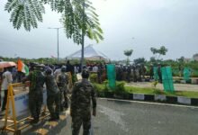 विधानसभा घेराव में बढ़ा तनाव, पुलिस ने लाठीचार्ज और वाटर कैनन से भीड़ हटाई