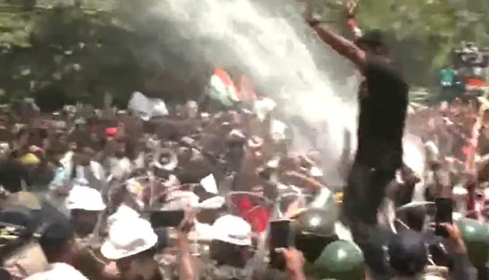 रांची में छात्रों का बड़ा प्रदर्शन जारी, JPSC-JSSC-CGL परीक्षा रद्द करने की मांग; क्रांति गीतों से गूंजा शहर