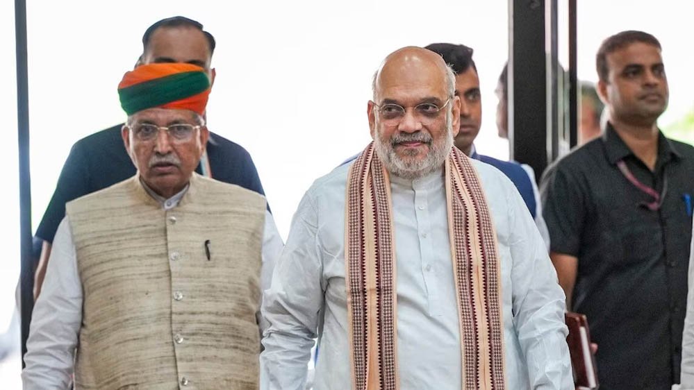 FCRA Bill को JPC में भेज सकती है मोदी सरकार, रिजिजू ने की ओम बिरला से मुलाकात; क्या है रणनीति? FCRA Bill को JPC में भेज सकती है मोदी सरकार, रिजिजू ने की ओम बिरला से मुलाकात; क्या है रणनीति?