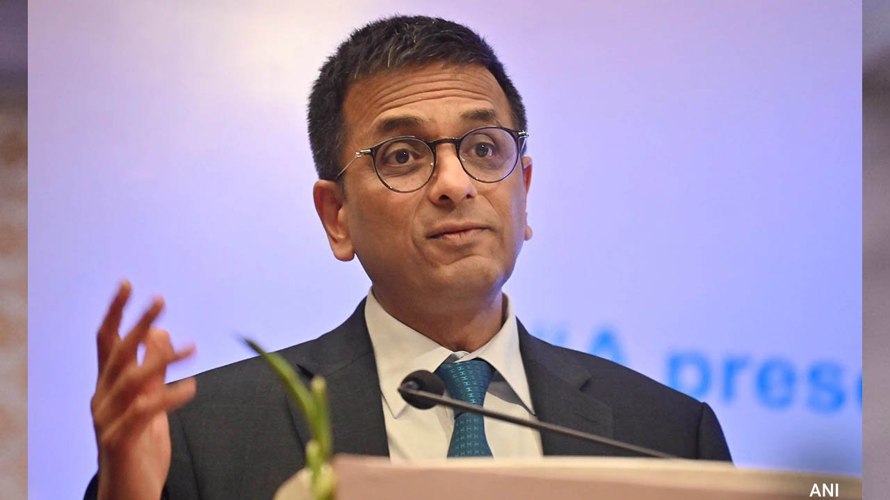 रूस ने पूर्व CJI चंद्रचूड़ को दी बड़ी जिम्मेदारी, अब अरबों डॉलर का केस सुलझाने में निभाएंगे अहम भूमिका रूस ने पूर्व CJI चंद्रचूड़ को दी बड़ी जिम्मेदारी, अब अरबों डॉलर का केस सुलझाने में निभाएंगे अहम भूमिका