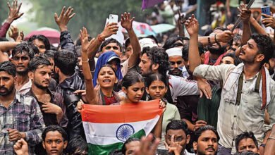 ‘कॉकरोच’ टिप्पणी पर सुप्रीम कोर्ट सख्त, बयान के गलत इस्तेमाल पर केंद्र और CBI से जवाब तलब ‘कॉकरोच’ टिप्पणी पर सुप्रीम कोर्ट सख्त, बयान के गलत इस्तेमाल पर केंद्र और CBI से जवाब तलब