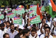 हेमंत सोरेन के फैसले पर छात्रों ने बांटी मिठाइयां, कहा- परीक्षा रद्द होना पहली जीत, CBI जांच तक अनशन जारी
