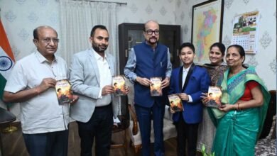 राज्यपाल डेका ने 12 वर्षीय छात्र मास्टर दिव्यांश की पुस्तक ‘थॉट्स अबाउट गॉड‘ का किया विमोचन