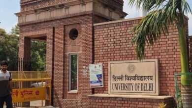 Delhi University History Syllabus: दिल्ली सल्तनत समेत कई पुराने पेपर हटाए गए, 38 में से सिर्फ 16 DSE को मिली जगह