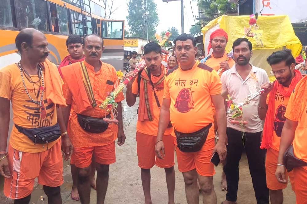 बाबा धाम के लिए बिलासपुर से श्रद्धालु हुए रवाना