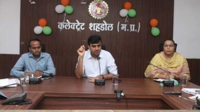 कलेक्टर ने स्कूलों में नामांकन, आधार अपडेशन तथा सायकल वितरण की समीक्षा की कलेक्टर ने स्कूलों में नामांकन, आधार अपडेशन तथा सायकल वितरण की समीक्षा की