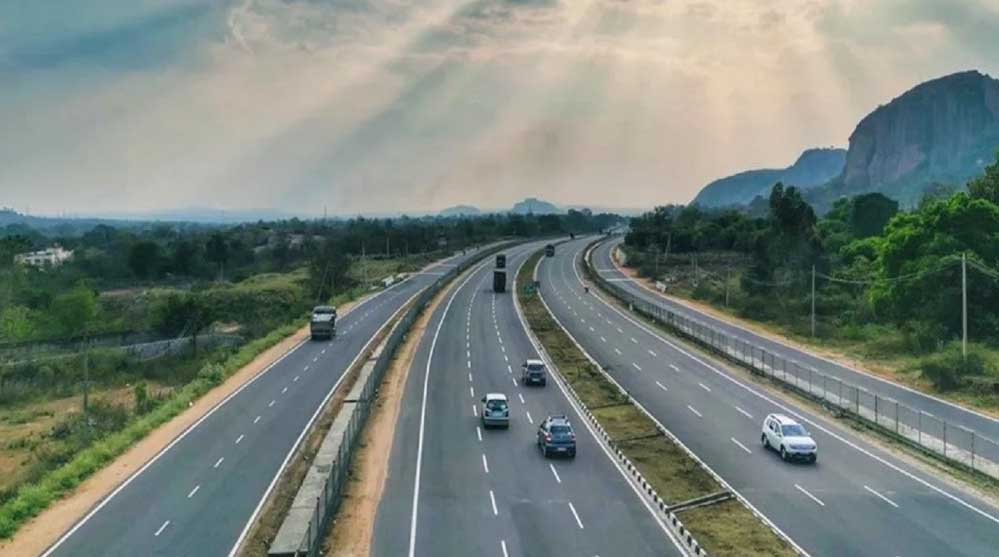 National Highway Traffic: PM मोदी की अपील के बाद निजी वाहनों का सफर 6.7% कम, 29 टोल प्लाजा के आंकड़ों में खुलासा National Highway Traffic: PM मोदी की अपील के बाद निजी वाहनों का सफर 6.7% कम, 29 टोल प्लाजा के आंकड़ों में खुलासा