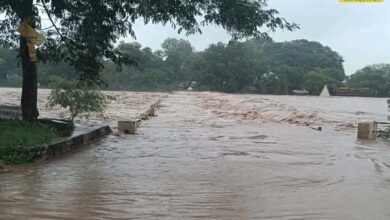 डिंडौरी में नर्सरी से 12वीं तक छुट्टी, पन्ना में भी स्कूल बंद; चित्रकूट की सड़कों पर चल रहीं नाव
