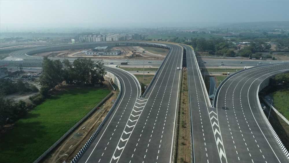 फिल्म सिटी से गंगा एक्सप्रेसवे तक नया कॉरिडोर! 74 किमी एक्सप्रेसवे पर ₹8,585 करोड़ खर्च करेगी योगी सरकार