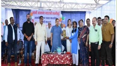 CG की बेटियों का अनोखा आविष्कार! थूकने पर अलार्म और बारिश में ऑटोमैटिक खुलेगा छाता