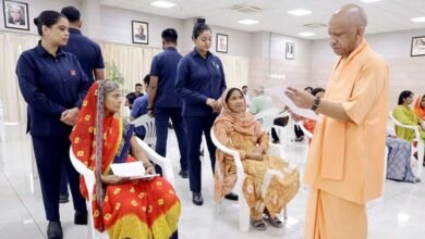 5 गायों के बाद बढ़ाना चाहती थीं पशुपालन, जनता दर्शन में पूनम की फरियाद सुन CM योगी ने दिया बड़ा आदेश