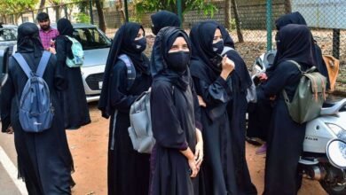 स्कूल यूनिफॉर्म के साथ हिजाब की अनुमति नहीं, इलाहाबाद हाईकोर्ट ने छात्रा की याचिका ठुकराई स्कूल यूनिफॉर्म के साथ हिजाब की अनुमति नहीं, इलाहाबाद हाईकोर्ट ने छात्रा की याचिका ठुकराई