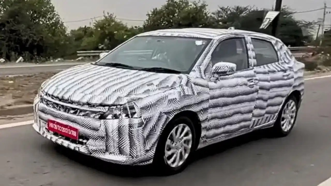 Maruti ला रही नई हैचबैक, नए लुक और फीचर्स के साथ मिलेगा हाइब्रिड इंजन Maruti ला रही नई हैचबैक, नए लुक और फीचर्स के साथ मिलेगा हाइब्रिड इंजन