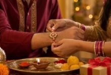 रक्षाबंधन पर भाई को किस दिशा में बैठाएं? जानें राखी बांधने के वास्तु नियम
