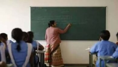 जूते-मोजे से लेकर मुफ्त कला शिक्षा तक, यूपी के तीन शिक्षक राष्ट्रपति पुरस्कार से होंगे सम्मानित जूते-मोजे से लेकर मुफ्त कला शिक्षा तक, यूपी के तीन शिक्षक राष्ट्रपति पुरस्कार से होंगे सम्मानित