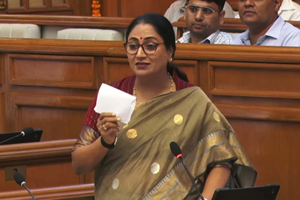 तीन बच्चों की शर्त पर रेखा गुप्ता बोलीं, महिलाओं की सेहत सरकार की प्राथमिकता तीन बच्चों की शर्त पर रेखा गुप्ता बोलीं, महिलाओं की सेहत सरकार की प्राथमिकता