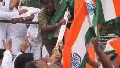 निहत्थों पर AK-47 मत चलाओ,तस्वीरों में तेजस्वी का राजभवन मार्च:GEN-Z स्टाइल में पोस्टर लेकर उतरे कार्यकर्ता; 3 जगह बैरिकेडिंग, 500 से ज्यादा जवान तैनात निहत्थों पर AK-47 मत चलाओ,तस्वीरों में तेजस्वी का राजभवन मार्च:GEN-Z स्टाइल में पोस्टर लेकर उतरे कार्यकर्ता; 3 जगह बैरिकेडिंग, 500 से ज्यादा जवान तैनात