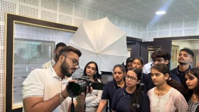 ‘कैप्चर मोमेंट्स, टेल स्टोरीज़’ थीम पर आरएनटीयू में विश्व फोटोग्राफी दिवस का आयोजन