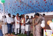 प्रतिभा सम्मान से नई लेदरी में खिला शिक्षा का गौरव, मेधावी छात्राओं को मिला पुरस्कार