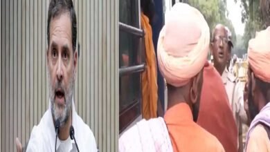 साधु-संतों का राहुल गांधी के घर के बाहर विरोध प्रदर्शन, दिल्ली पुलिस ने कई लोगों को हिरासत में लिया