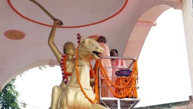 तीनों महिला पीएसी बटालियन में स्थापित हो रही वीरांगनाओं की अश्वारोही प्रतिमाः सीएम