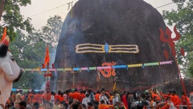 हर-हर महादेव के जयघोष से गूंजा छत्तीसगढ़: सावन के पहले सोमवार शिवालयों में उमड़ी भीड़, कांवड़ियों की सेवा में लगे भंडारे हर-हर महादेव के जयघोष से गूंजा छत्तीसगढ़: सावन के पहले सोमवार शिवालयों में उमड़ी भीड़, कांवड़ियों की सेवा में लगे भंडारे