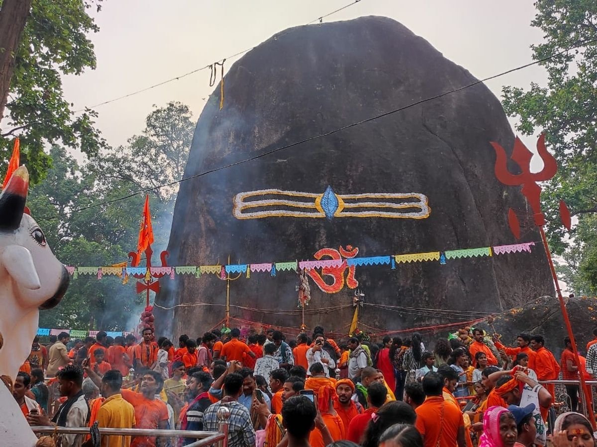 हर-हर महादेव के जयघोष से गूंजा छत्तीसगढ़: सावन के पहले सोमवार शिवालयों में उमड़ी भीड़, कांवड़ियों की सेवा में लगे भंडारे