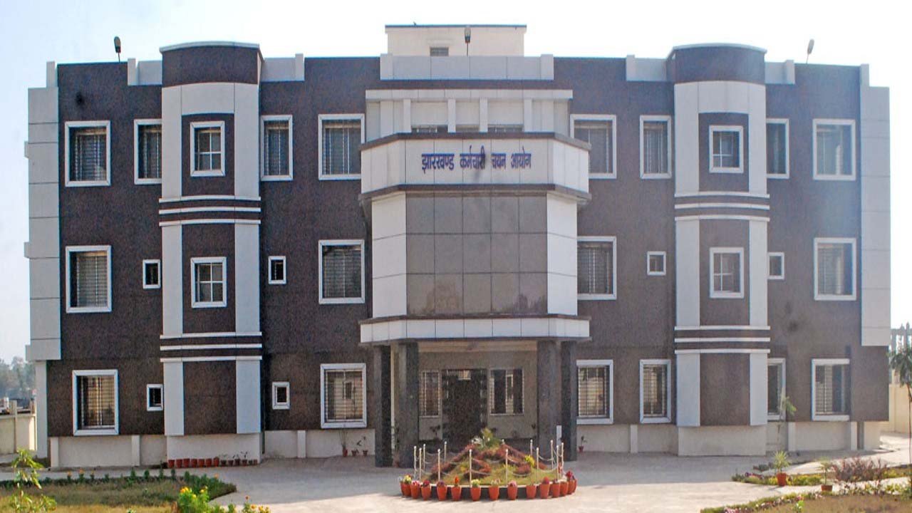 12-12 लाख में रटवाए गए CGL के 65 सवाल, CID की पूछताछ में सामने आया खेल 12-12 लाख में रटवाए गए CGL के 65 सवाल, CID की पूछताछ में सामने आया खेल