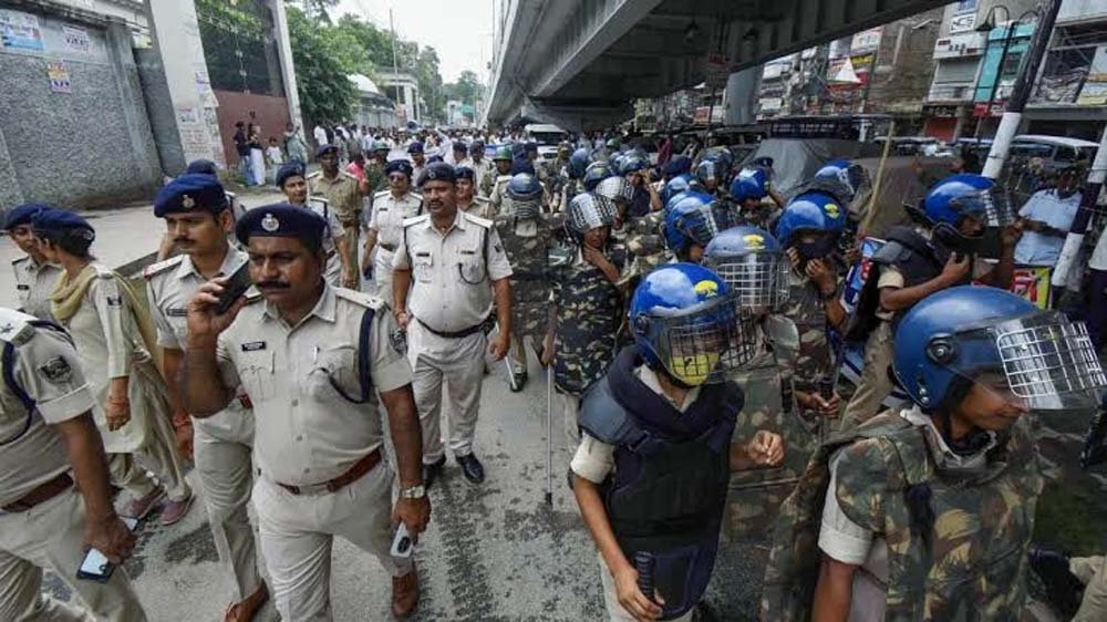 हिंसा और उपद्रव से निपटने की बड़ी तैयारी, बिहार में बनेंगी 49 दंगा निरोधी कंपनियां हिंसा और उपद्रव से निपटने की बड़ी तैयारी, बिहार में बनेंगी 49 दंगा निरोधी कंपनियां