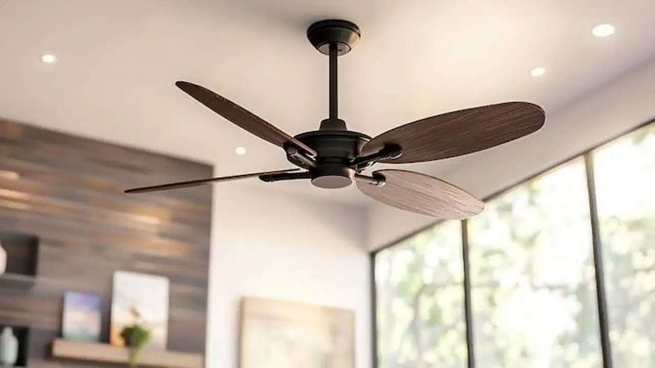 बिजली बिल घटाने से लेकर बैकअप तक, जानें हाइब्रिड फैन कैसे करता है काम